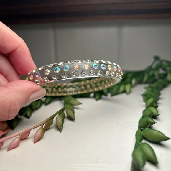 Vintage Lucite Bangle Bracelet - Picture 5 of 13